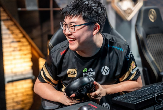 乐鱼体育线上网站-Rookie意外战胜热火，大比分获胜引爆全场！全场沸腾不已-乐鱼体育线上网站